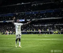 维尼修斯遭遇争议红牌，哈兰德乘势反超比分完成逆转的简单介绍