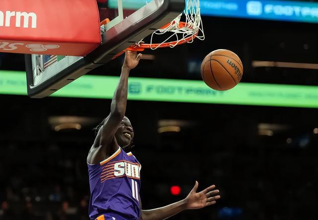 IM电竞官方综合游戏-湖人对步行者季中赛回访